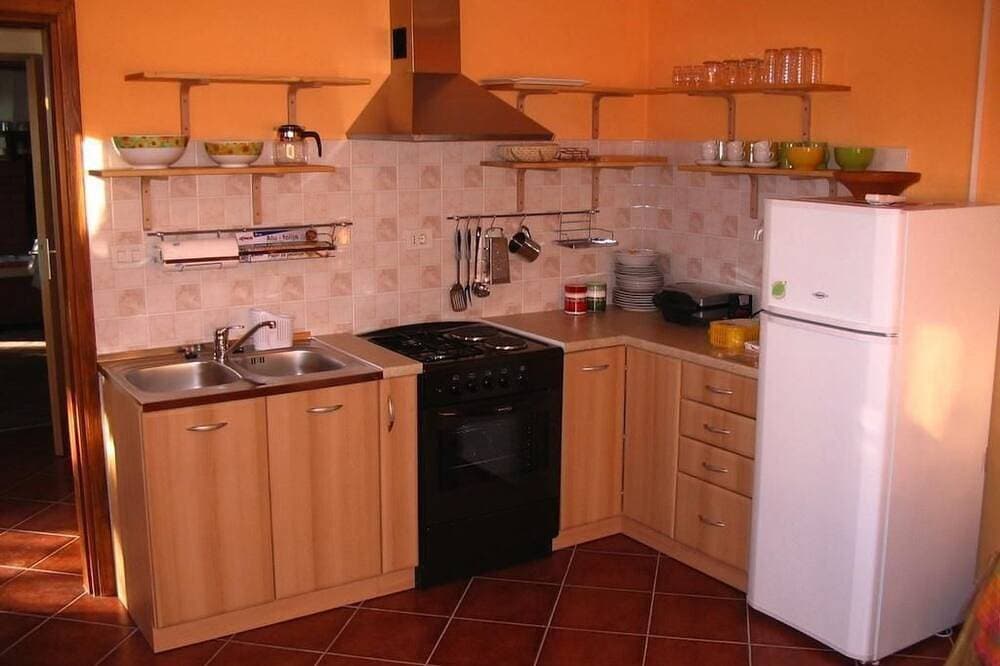 Foto 12 von 24: Charmantes Ferienhaus in Bartići mit Terrasse