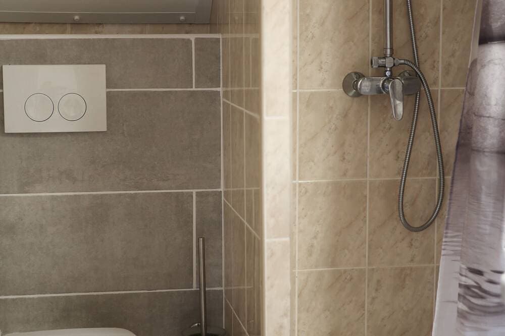 Foto 3 von 30: Marina 5-Studio-Standard-Ensuite mit Dusche