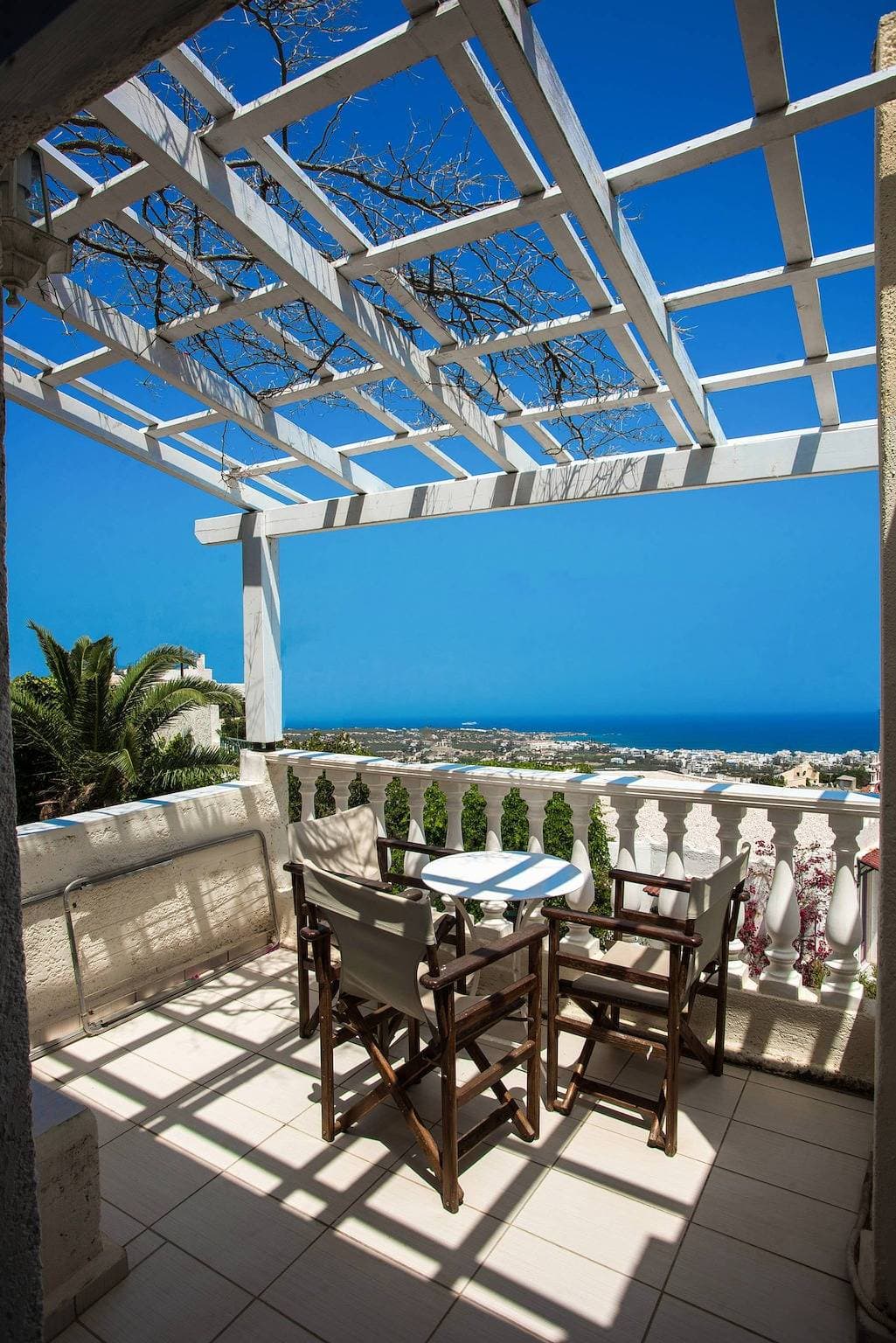 Ganze private Suite mit Meerblick mit Balkon, Gemeinschaftspool und Klimaanlage 1