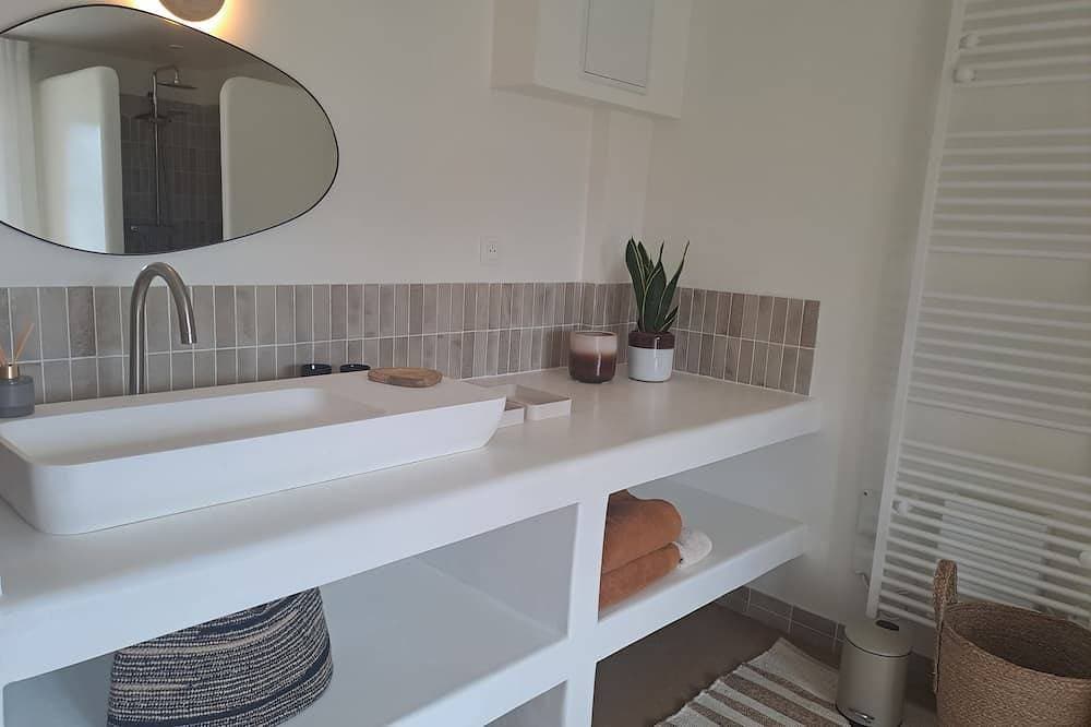 Foto 9 von 30: Sunny house 130m2 completely renovated sea view!