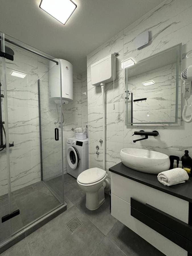 Foto 4 von 29: Studio Apartment with Balcony