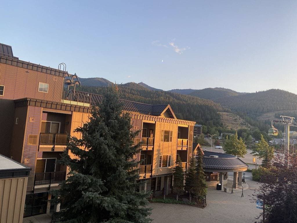 Shared Roof Top Hot tub Silver Mtn en suite listed 1