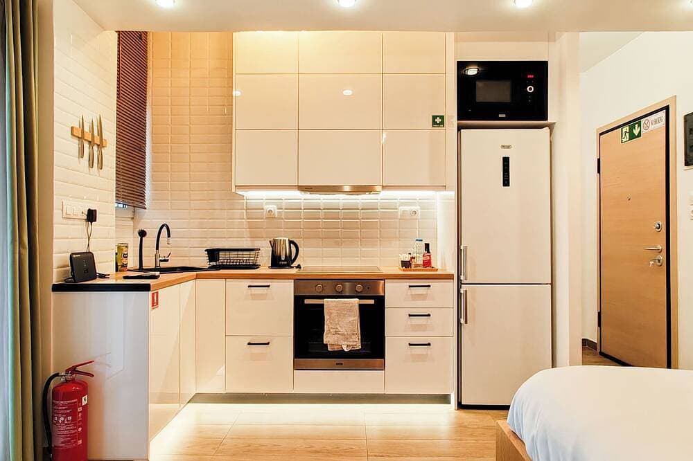 Foto 4 von 28: Sleek Studio in Voula Center