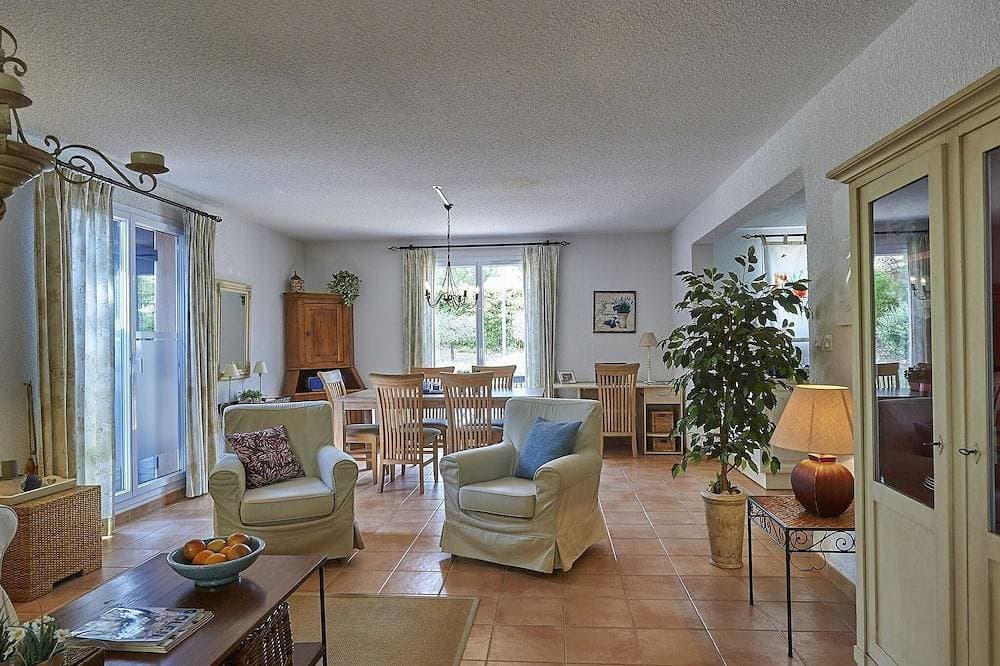 Foto 9 von 30: Freundliche Villa Flucht