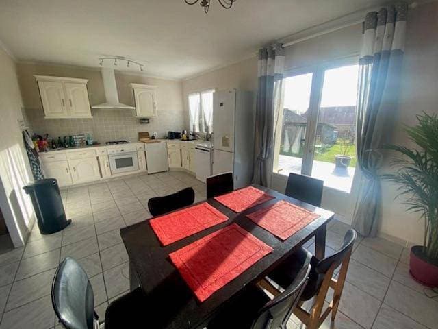 Foto 4 von 24: Three-Bedroom House