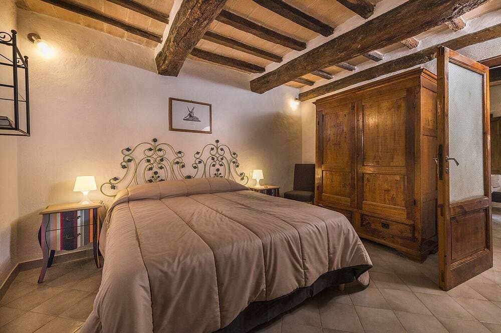 Wohnung in einem mittelalterlichen Dorf 1