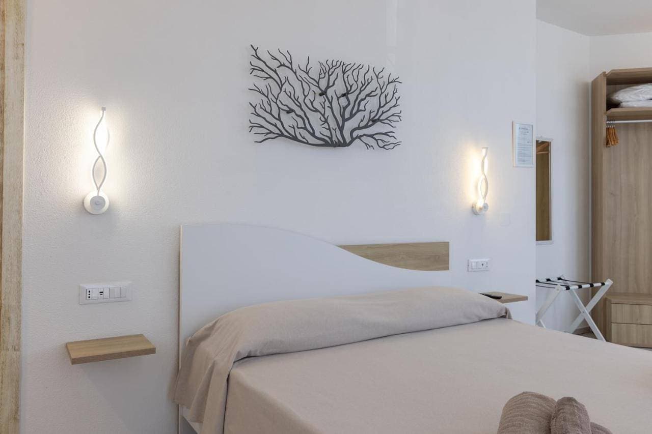 Foto 4 von 10: Double Room with Pool View