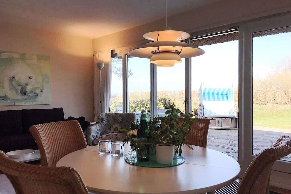 Foto 6 von 9: Helles, gemütliches Apartment unter Reet mit großer sonniger Terrasse