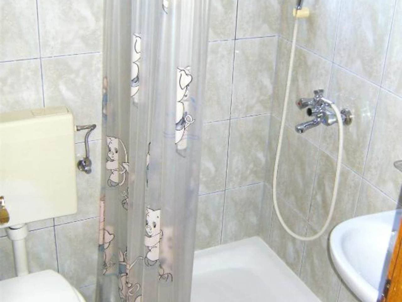 Foto 5 von 16: Elez Serenity Guesthouse - Twin room 4