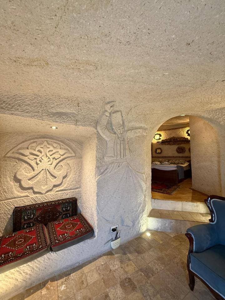 Foto 6 von 11: Panaromic Cave Room