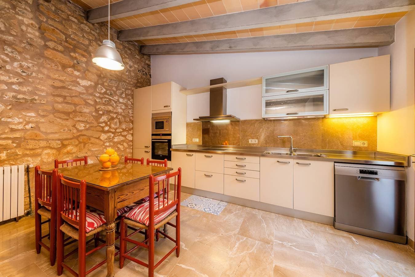 Foto 8 von 32: Ferienhaus 'Town House Esglesia 10' mit Privatterrasse, WLAN und Klimaanlage