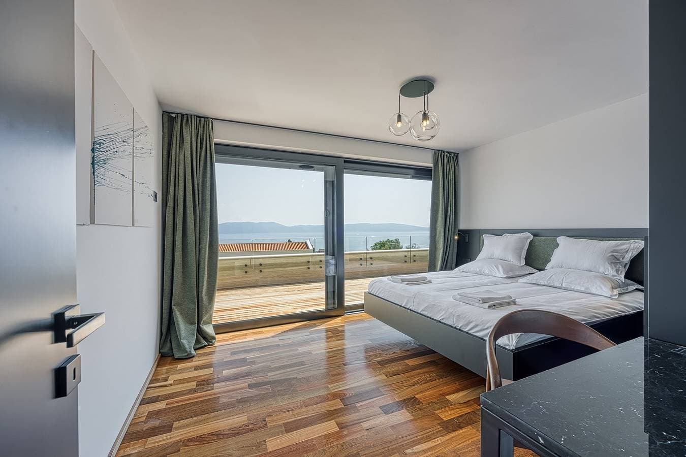 Foto 11 von 50: Ultramoderne Villa Unea mit atemberaubendem Meerblick