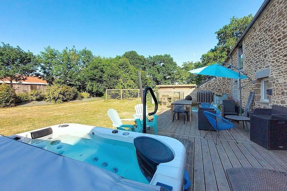 Gîte du Fresne, 30min Mt Saint Michel, 15 min Fougères, 13pers+, sauna, jacuzzi 1