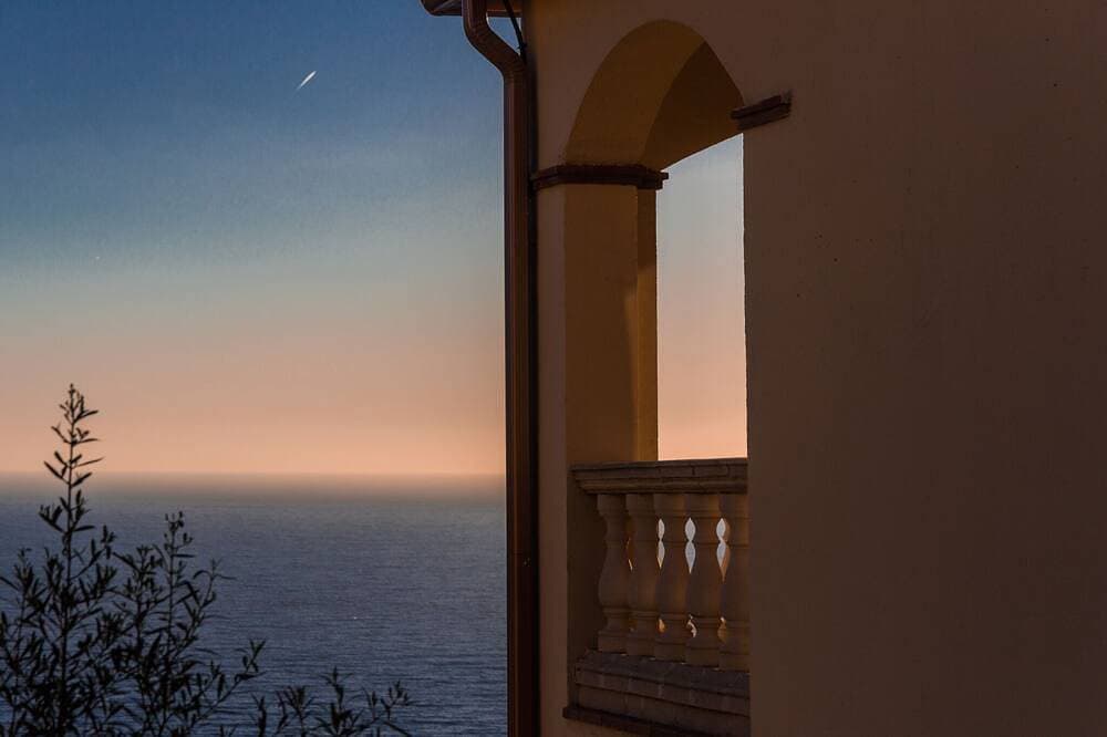 Foto 11 von 27: Geräumige Villa mit Pool, Whirlpool und atemberaubender Lage am Mittelmeer