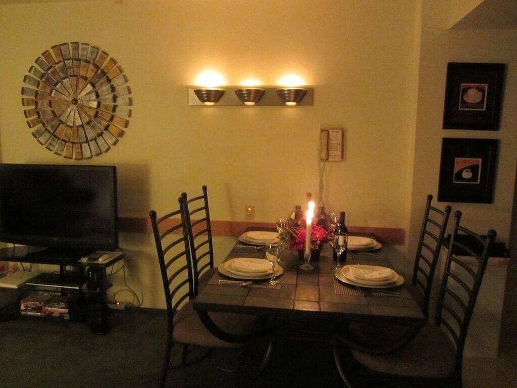 Foto 4 von 11: Ski, Board, Tubing, Mtn Biking, inside/outside pools, Snowshoe, Silver Creek