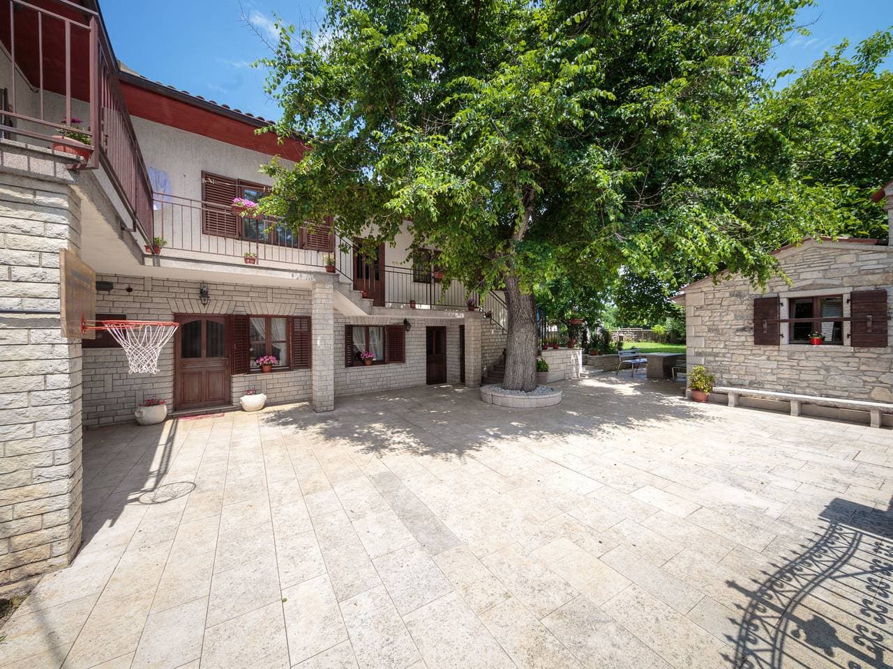 Apartment 1655 1