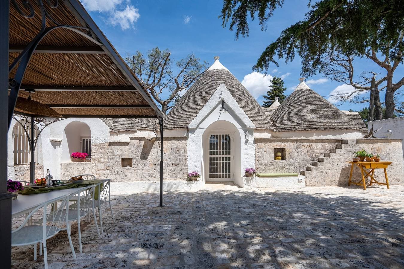 Foto 2 von 22: Villa 'Trulli Del Minareto' mit Bergblick, privater Terrasse und WLAN
