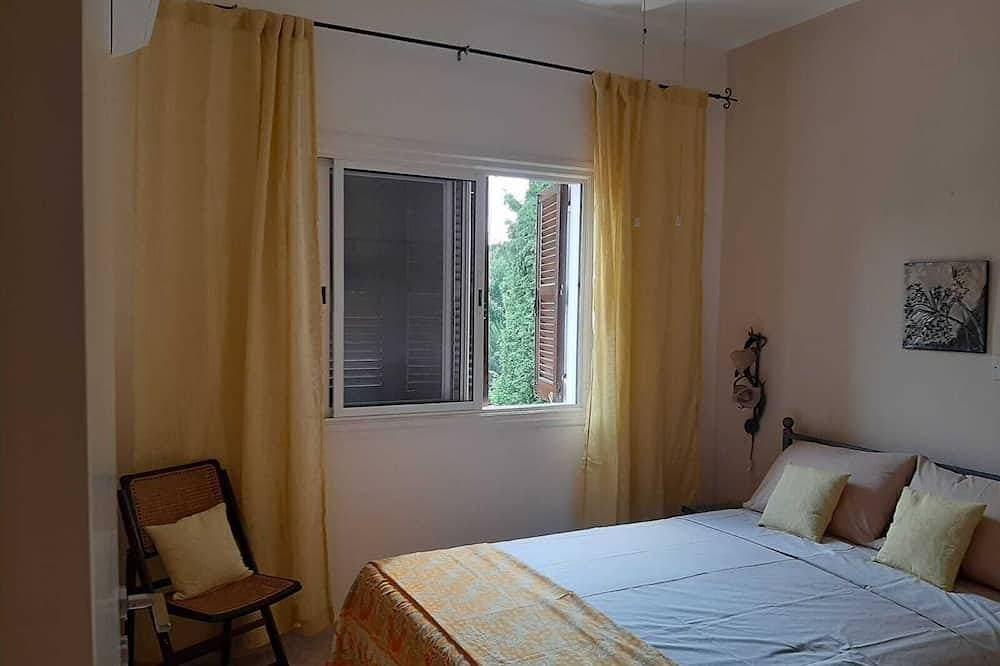 Foto 6 von 27: Luxury Maisonette 250m from the beach.