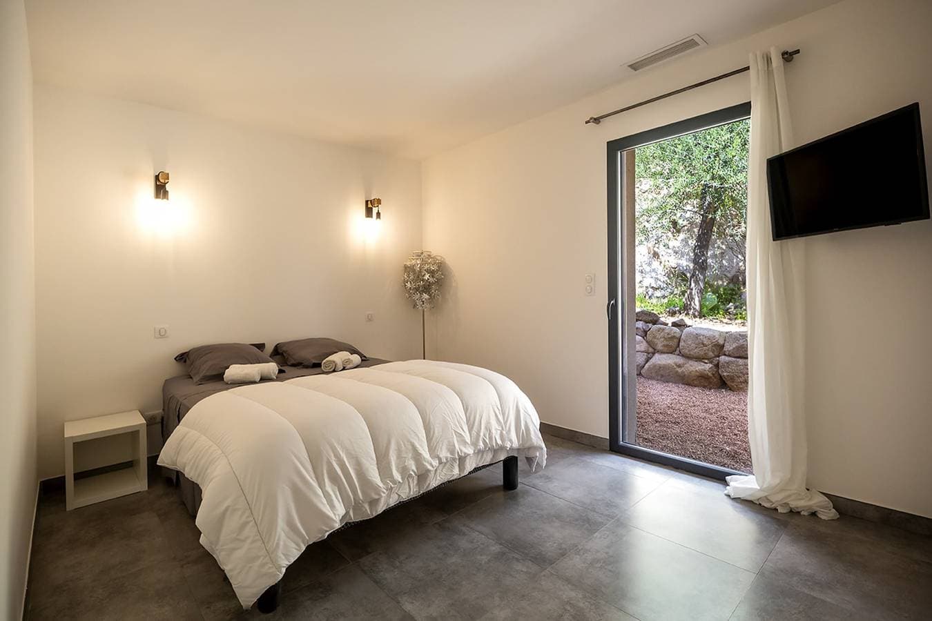 Foto 8 von 47: Ferienwohnung für 4 Personen mit Terrasse