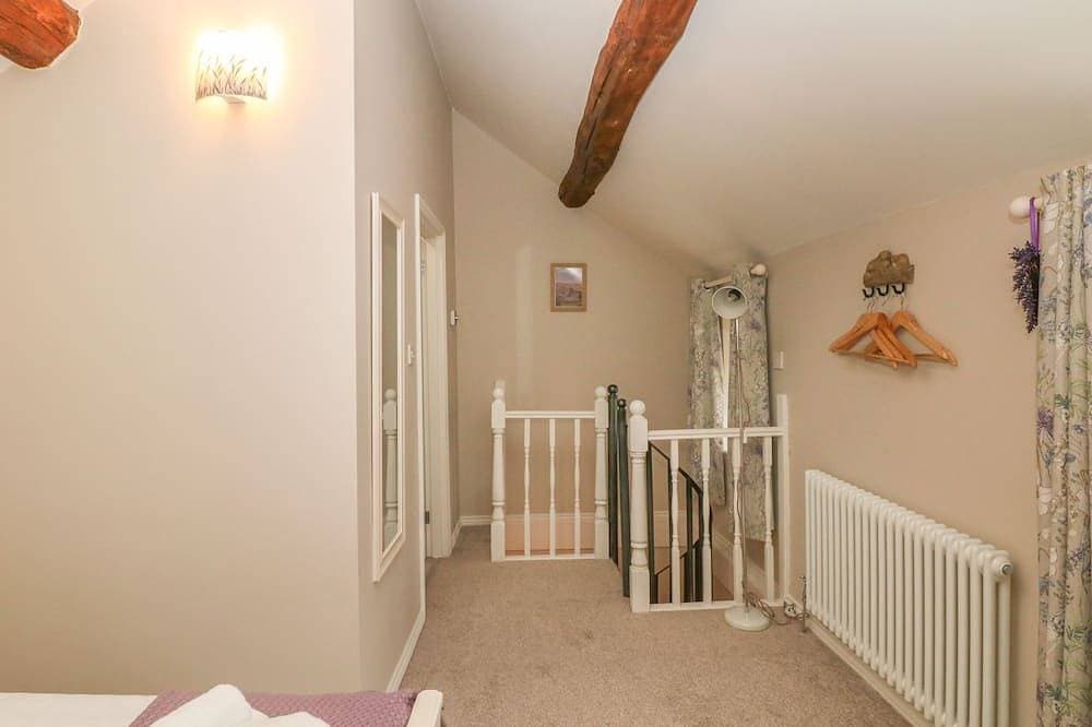 Foto 3 von 23: The Snug, pet friendly, with open fire in Wirksworth