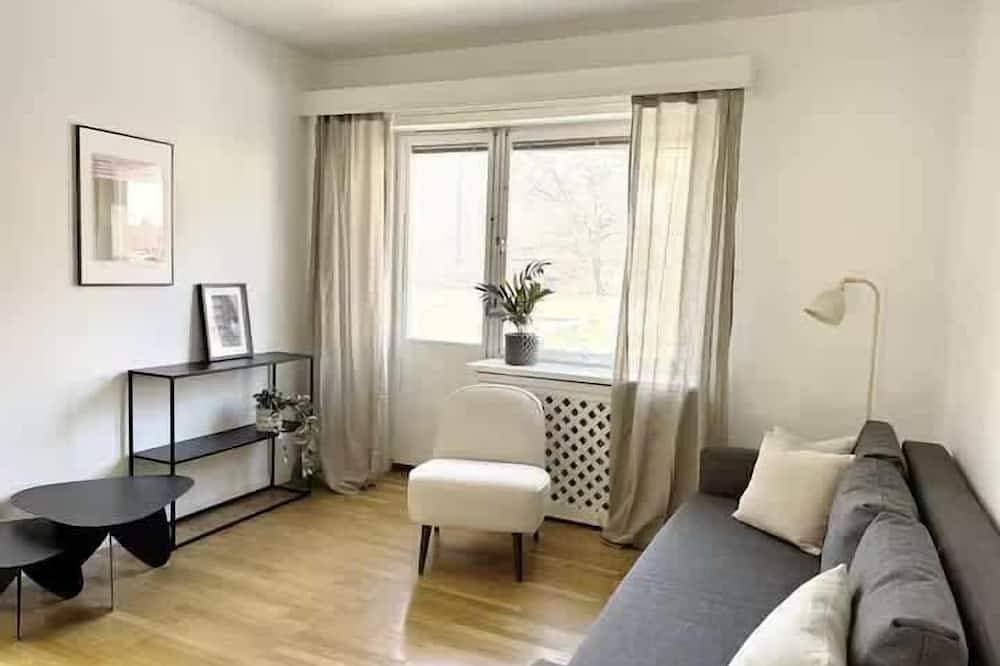 Quiet 1Br Apartment with Balcony, 20min to City 1