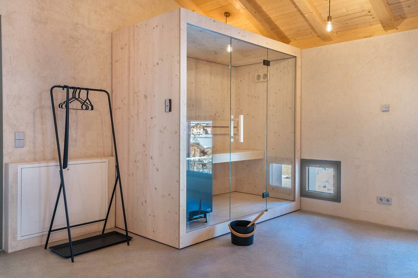 Foto 2 von 30: Ferienwohnung 'Lena Dolomites Luxury Suite' mit Bergblick, privater Terrasse und Sauna