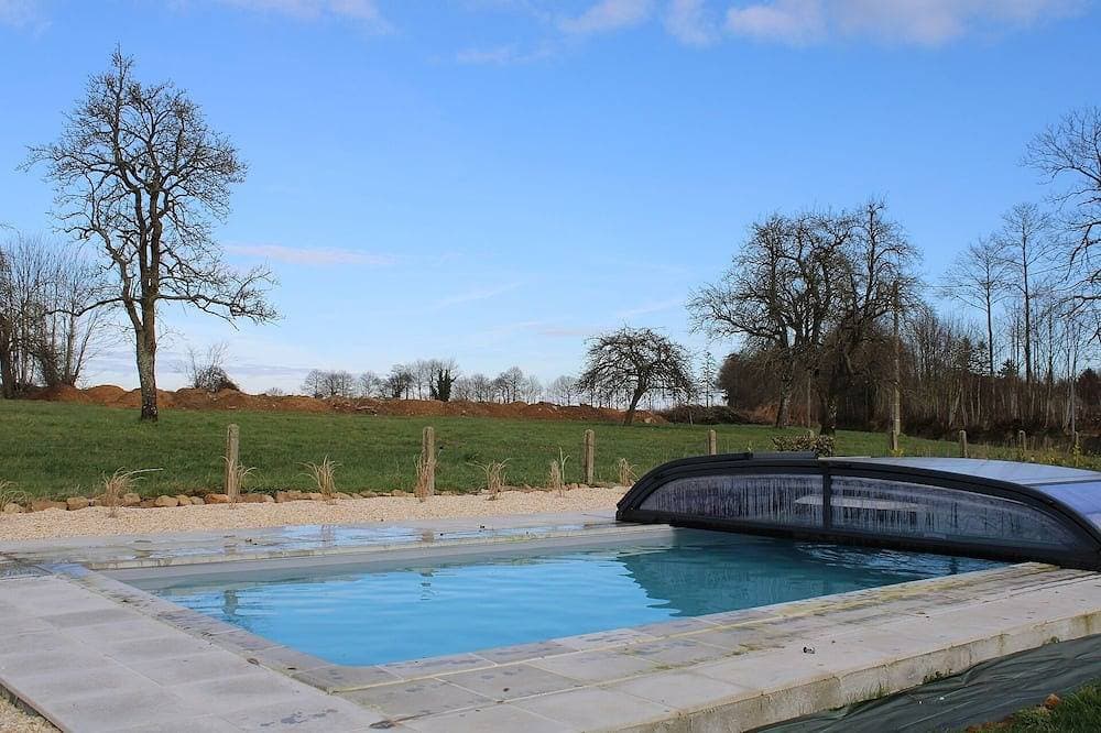 Foto 10 von 16: Charming countryside cottage with heated pool & private jacuzzi. 3 star rated