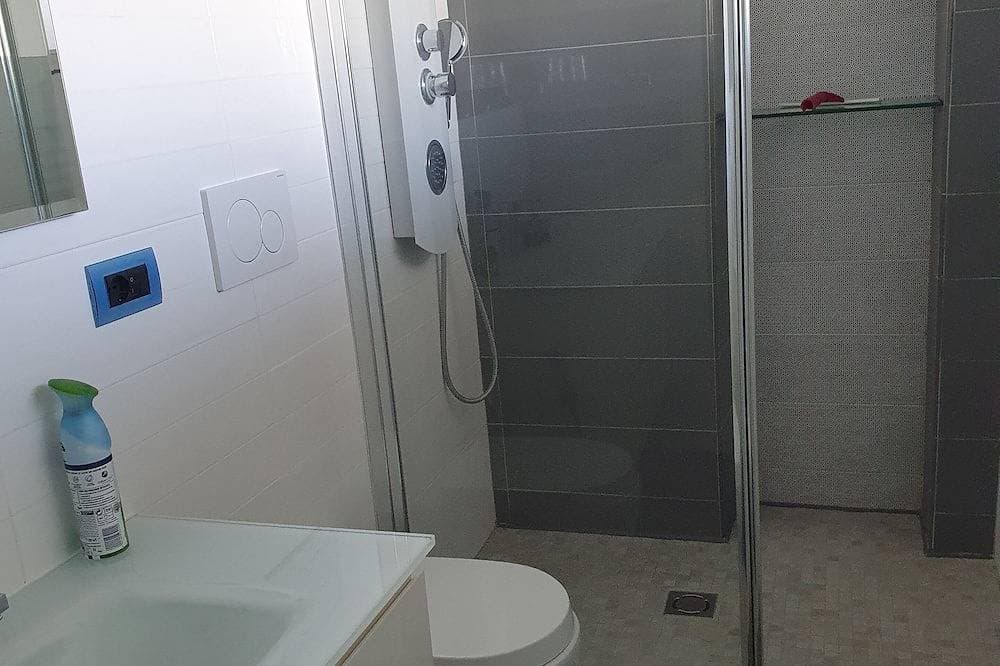 Foto 3 von 13: Face mer Tout Confort Avec Clim , Wifi , Internet. Situation Exceptionnelle