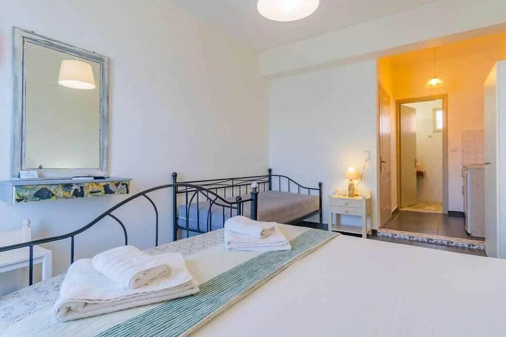 Foto 5 von 23: Elounda Christina Boutique Studios, Near the Sea