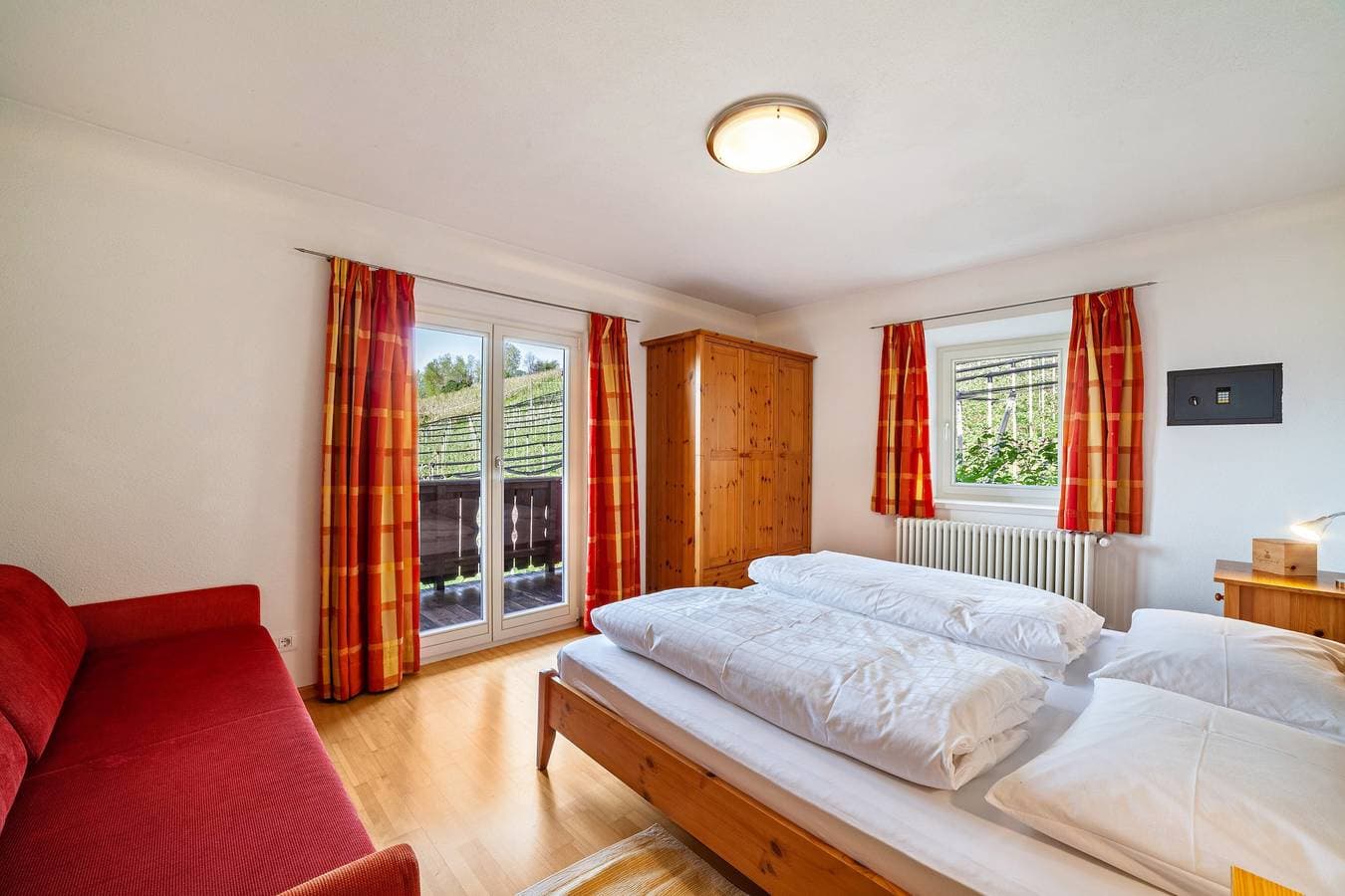 Foto 9 von 38: Ferienwohnung "Gasserhof Edelrot" mit Bergblick, Gemeinschaftspool und WLAN