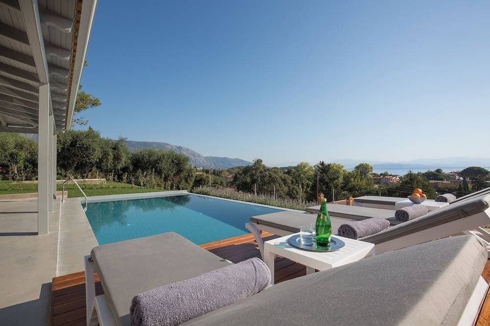 Foto 13 von 16: Modern guest house with private pool and fantastic views to the beach