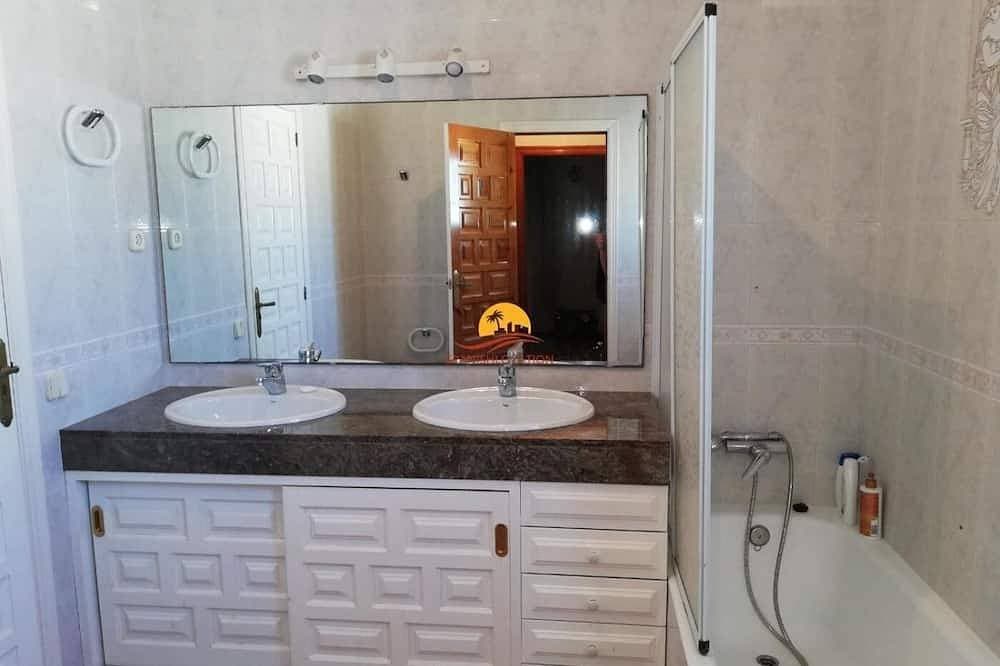 Foto 8 von 21: Charmantes Haus mit privatem Pool nur wenige Meter vom Meer entfe