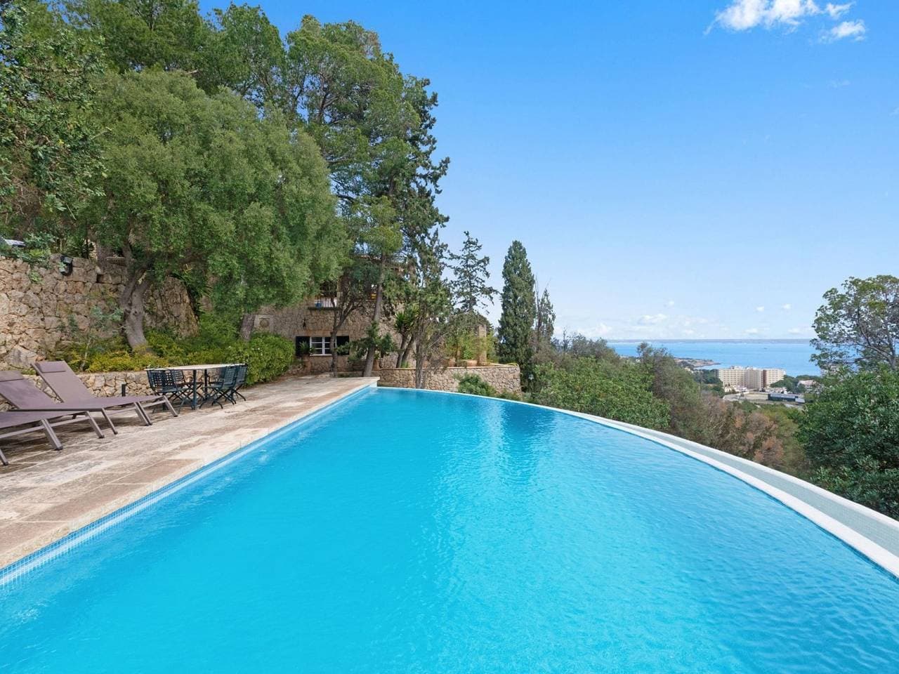 Villa Genova en Palma con piscina y jardín 1