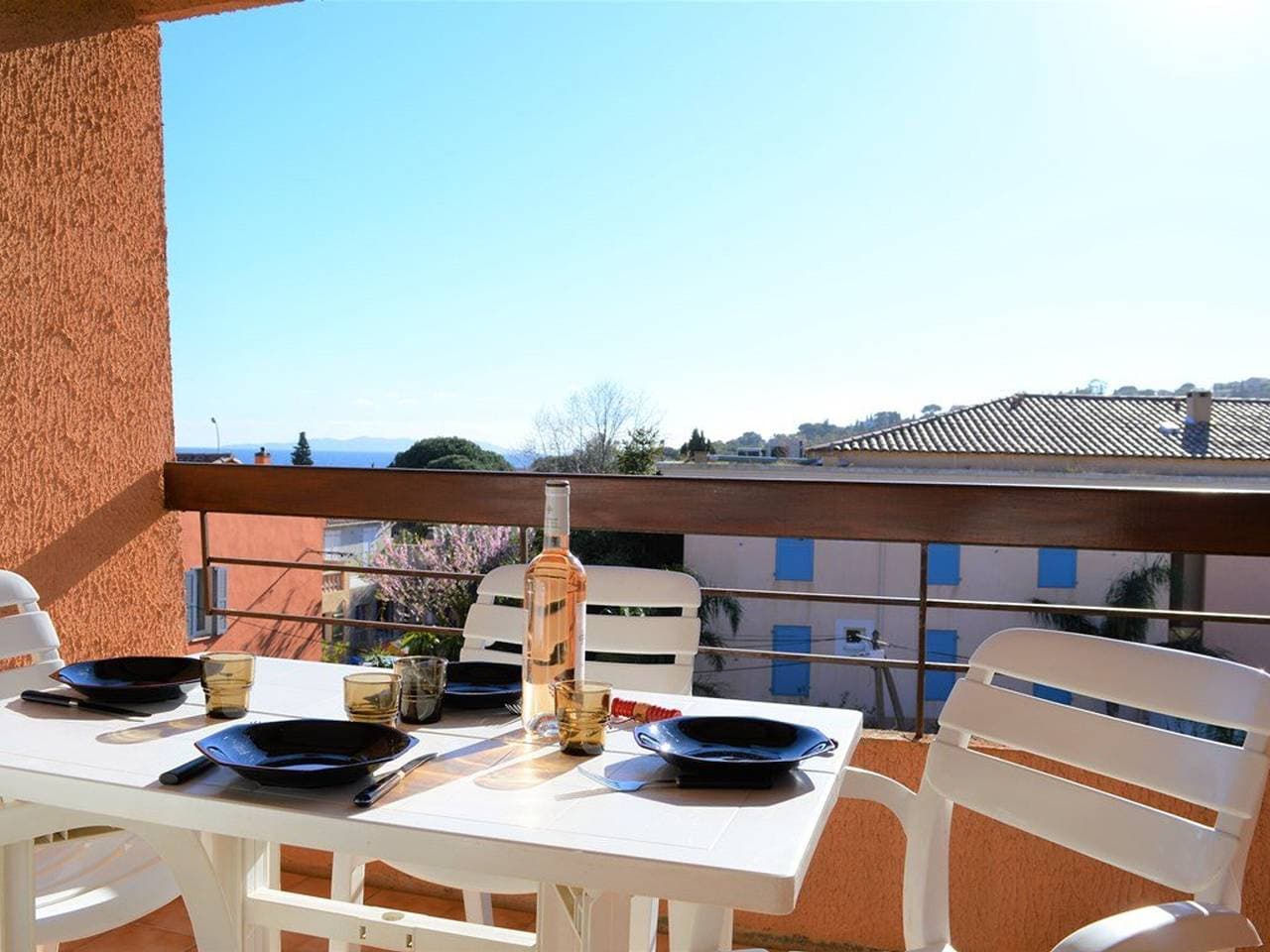 Studio für 4 Pers, Parkplatz, Haustiere erlaubt, strandnah - Le Lavandou 1