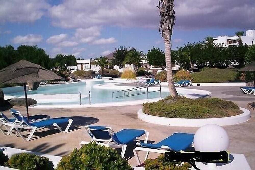 Ferienapartment in privatem Komplex mit wunderschönen Schwimmbädern & Gärten 1