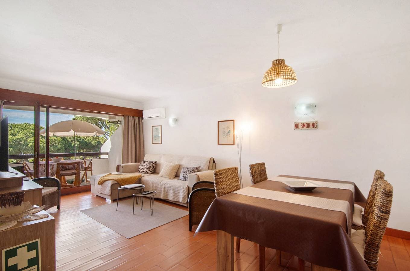 Foto 6 von 23: Ferienwohnung 'Tenis Golfmar' mit Gemeinschaftspool, WLAN und Klimaanlage