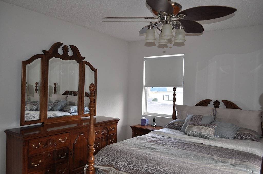 Foto 4 von 43: Gulf Access Waterfront Vollmöbliertes Haus mit Dock
