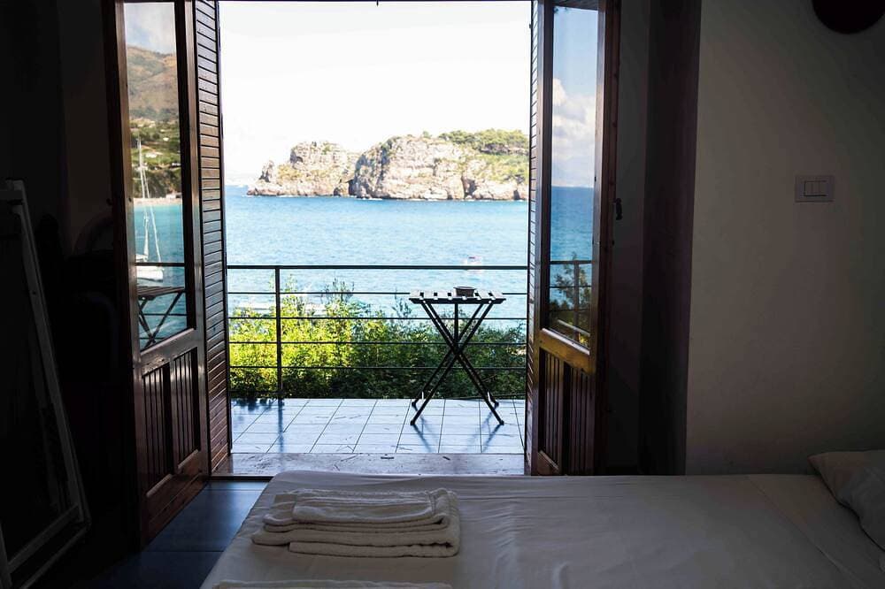 Foto 8 von 24: Scopello, direct access to the sea