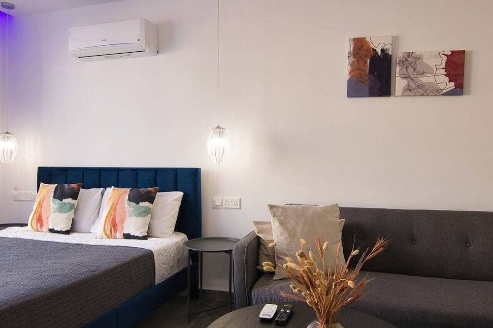 Foto 5 von 10: Phaedrus Living: Seaside Luxury Flat Athina 118