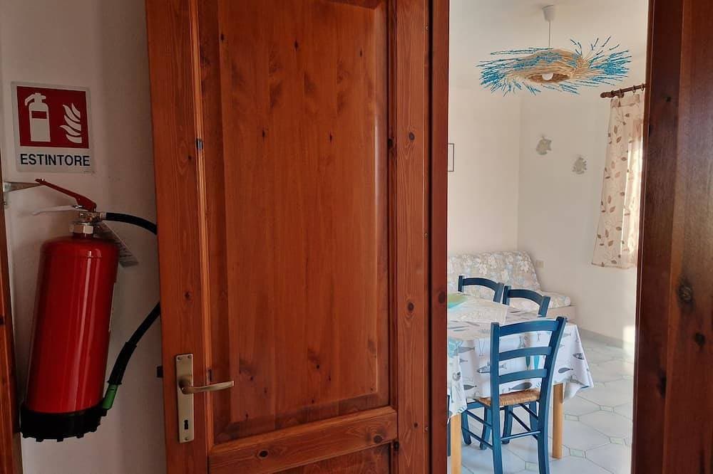 Foto 8 von 11: Within walking distance of the beautiful Vignola beach, with panoramic terrace.