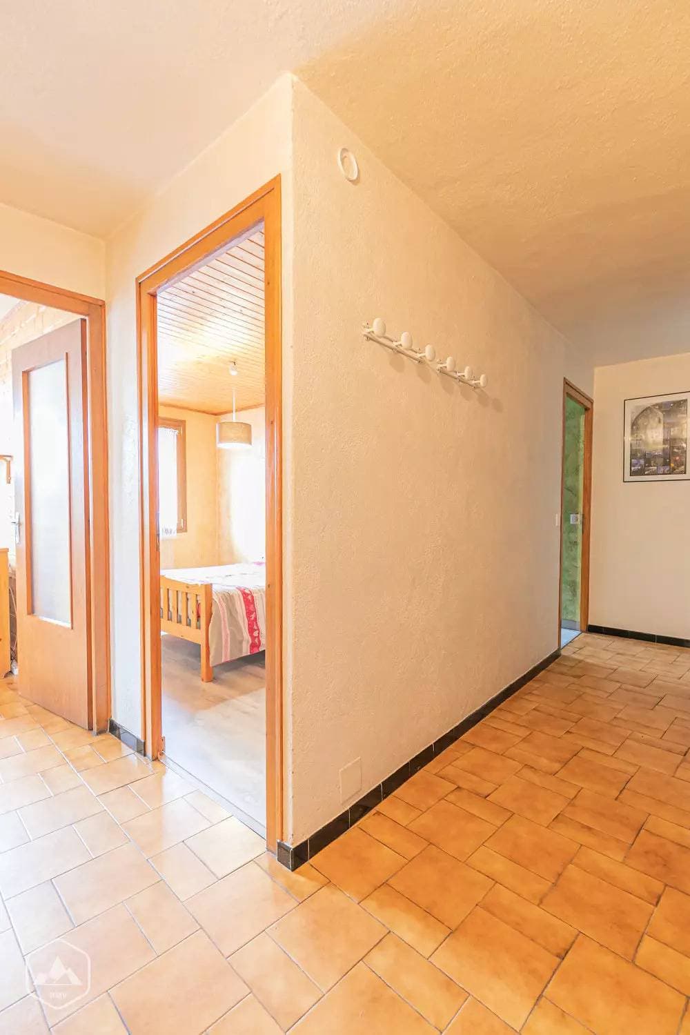 Foto 9 von 10: Sehr geräumige Wohnung im Herzen des Dorfes