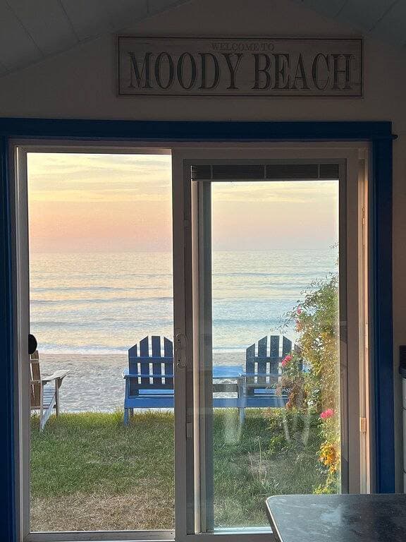 Foto 6 von 19: Romantic Oceanfront Cottage Get-Away direkt am Strand !!