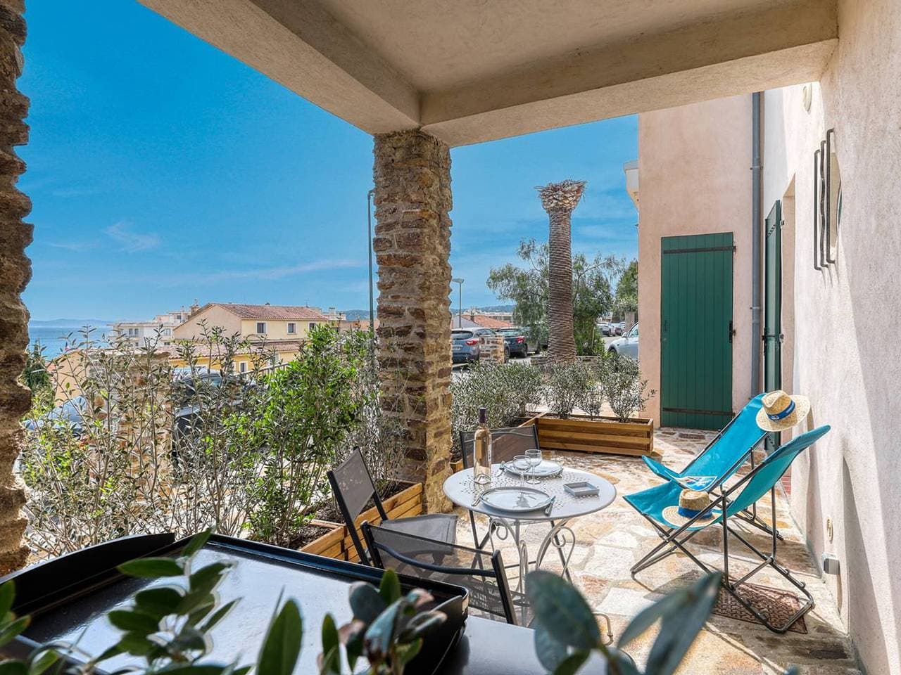 Foto 2 von 19: Wohnung in Lavandou - Meerblick - Klimatisiert - Alles zu Fuß erreichbar