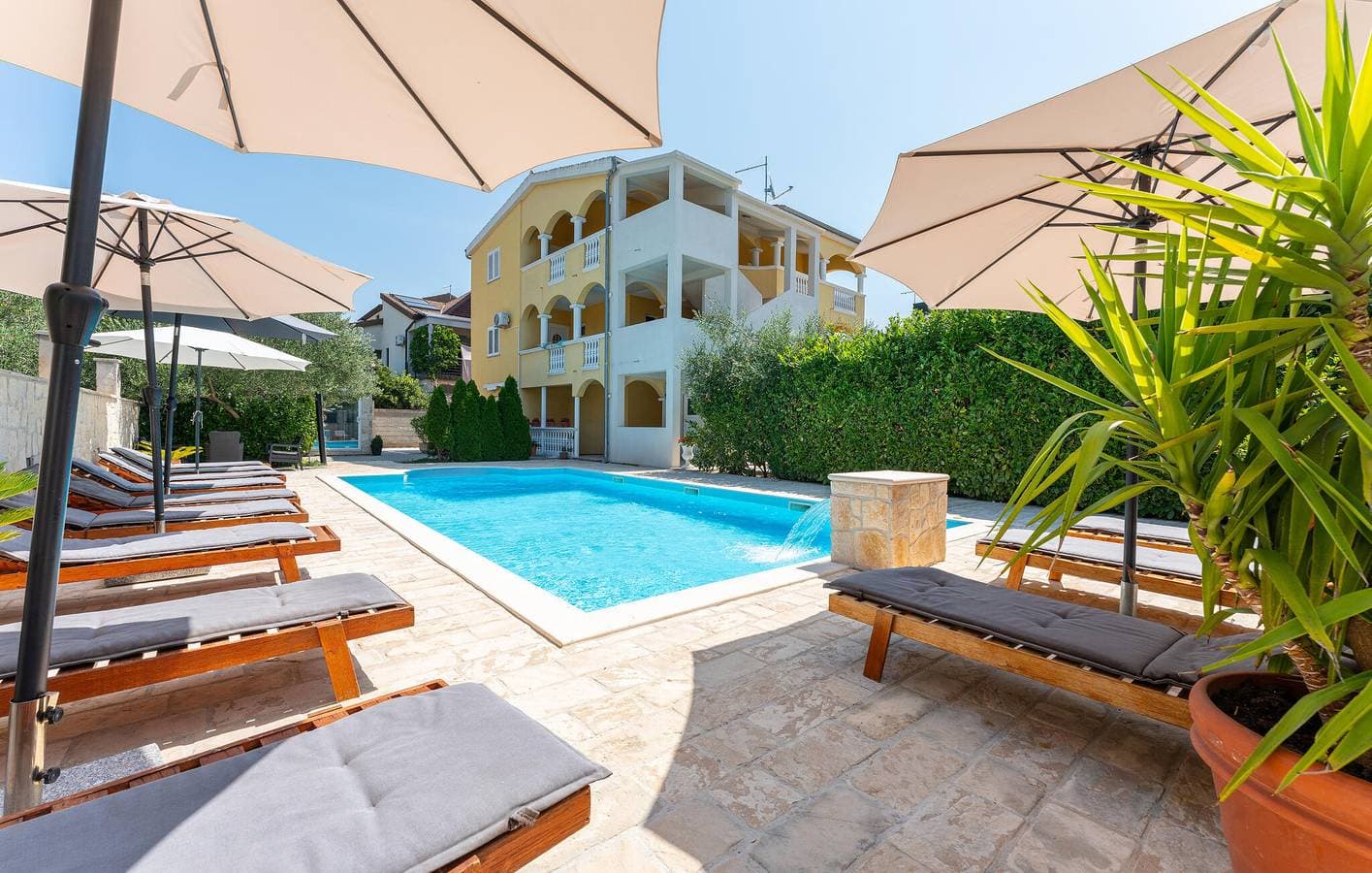 Foto 2 von 25: Reizende Ferienwohnung mit Pool und Terrasse, 1,5 km vom Strand Pod Vruljom entfernt