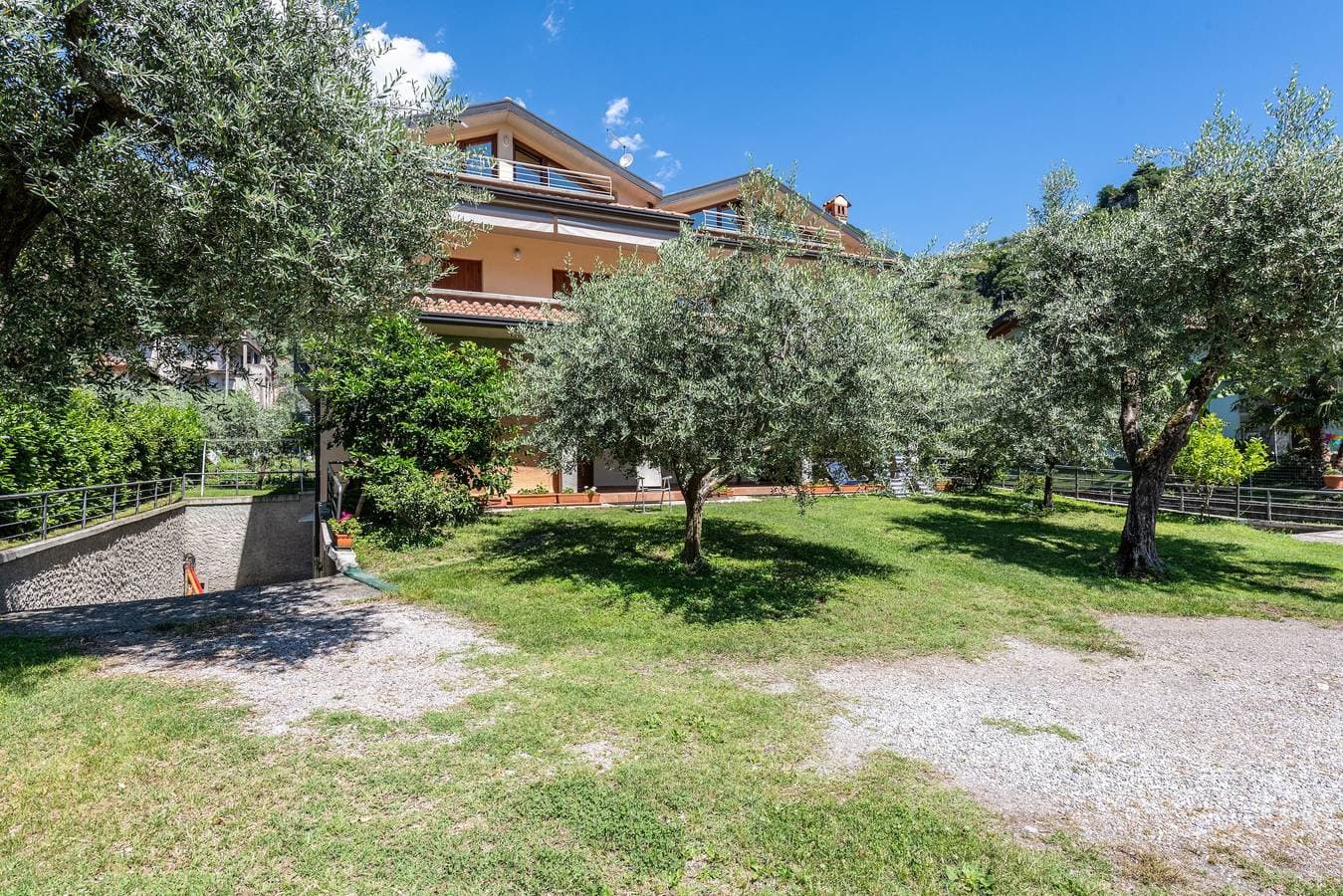 Foto 6 von 23: Ferienwohnung 'Casa Caterina' mit Seeblick, Garten und WLAN