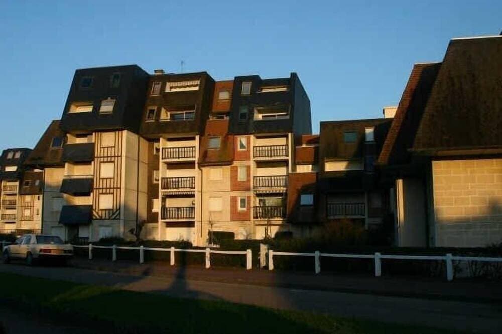 Foto 9 von 29: Cabourg - Komfortable Wohnung 1 / 6pers WIFI in Rdj mit Terrasse 100m Strand