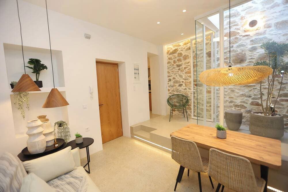 Foto 8 von 15: Siroa Atrium | Stone & Light