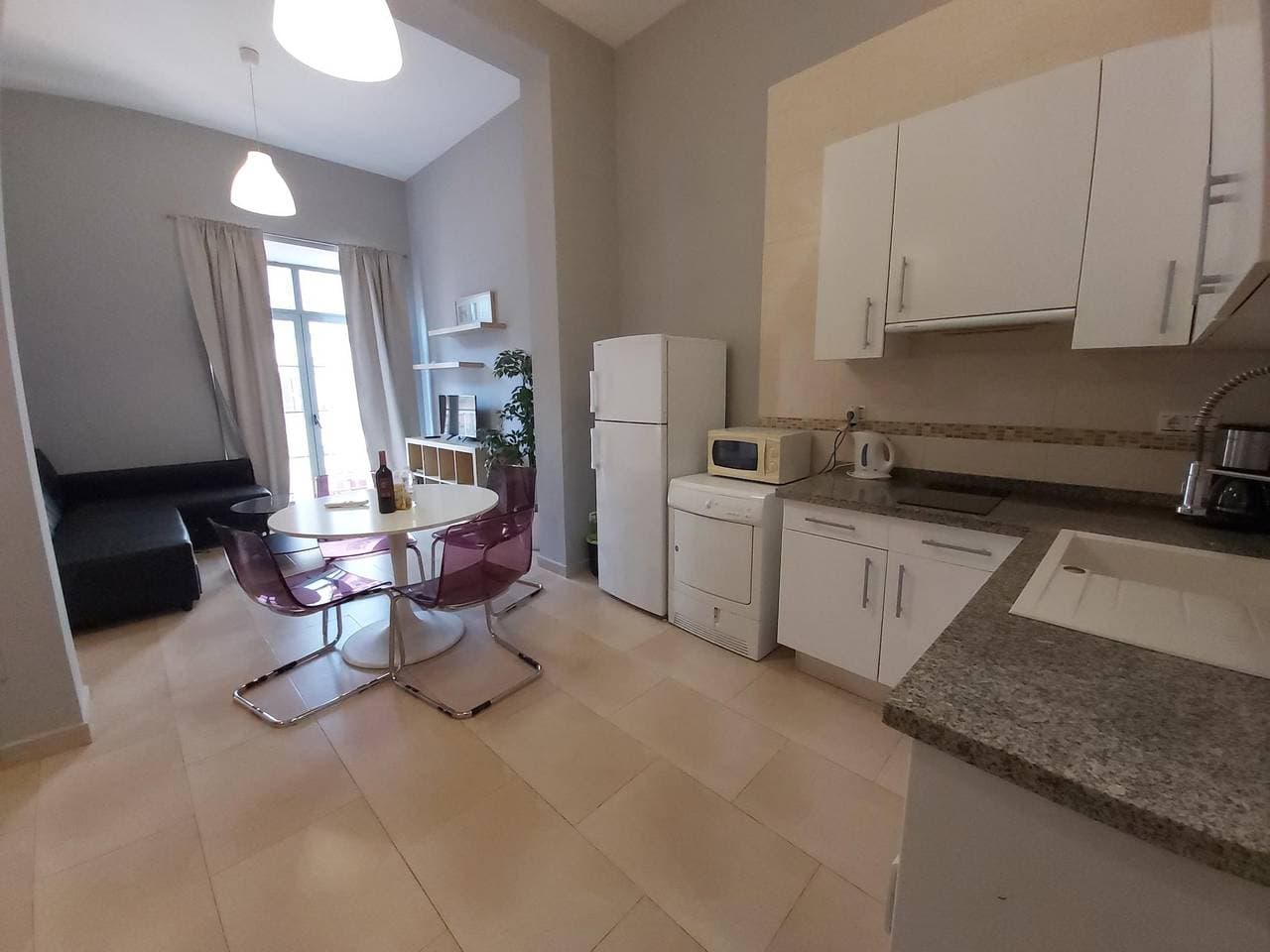 Foto 10 von 27: Ferienwohnung für 4 Personen mit Balkon