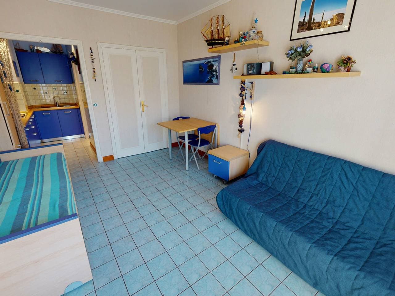 Foto 3 von 18: Helles Studio mit großer Terrasse und privater Garage