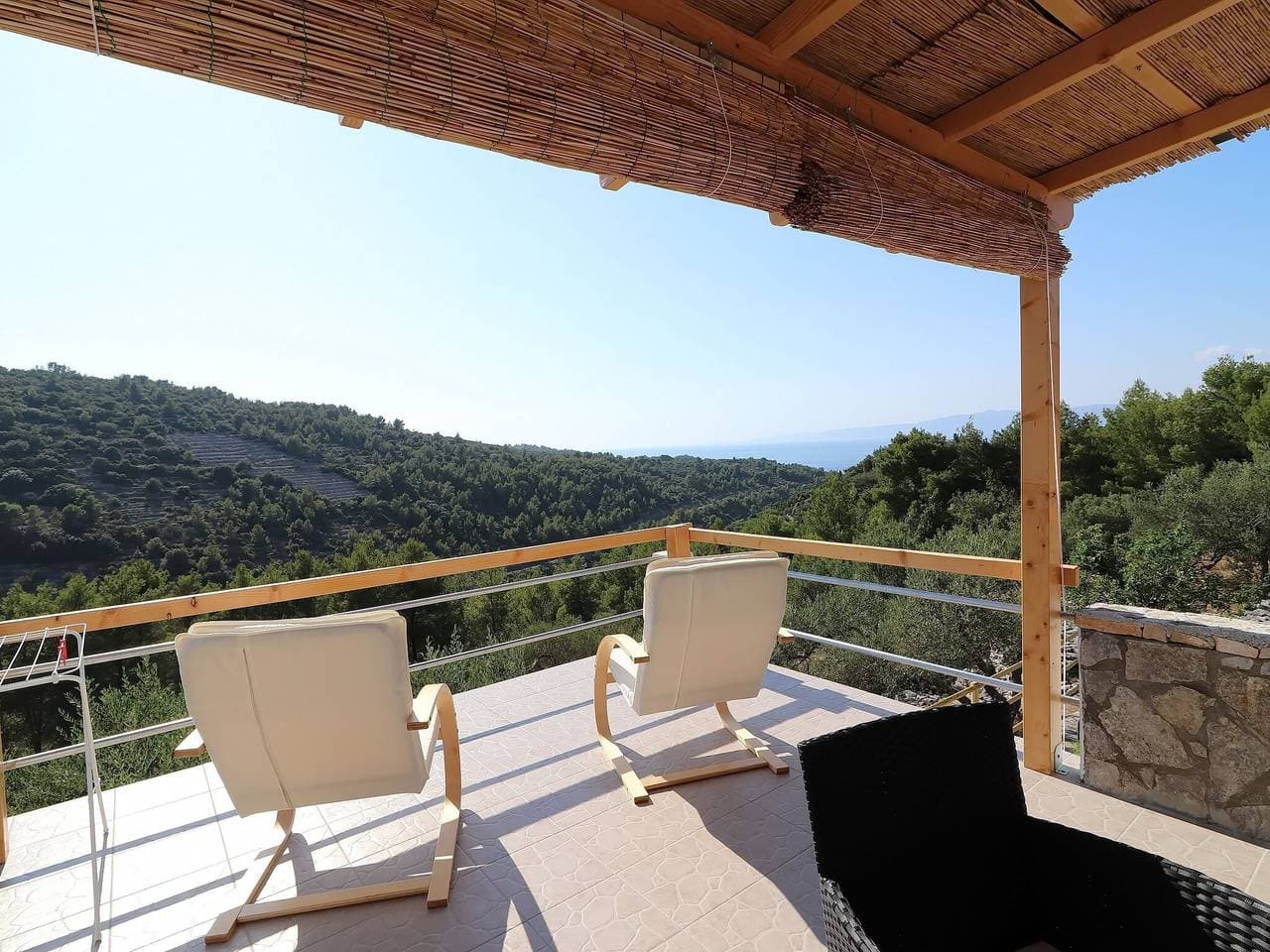 Greenside Cottage Lumi-Two Bedroom Holiday Home with Terrace and Sea view 1